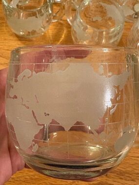 Vintage Set of 4 1970s Nestle World Globe Glass Mugs with ITD Sticker Japan